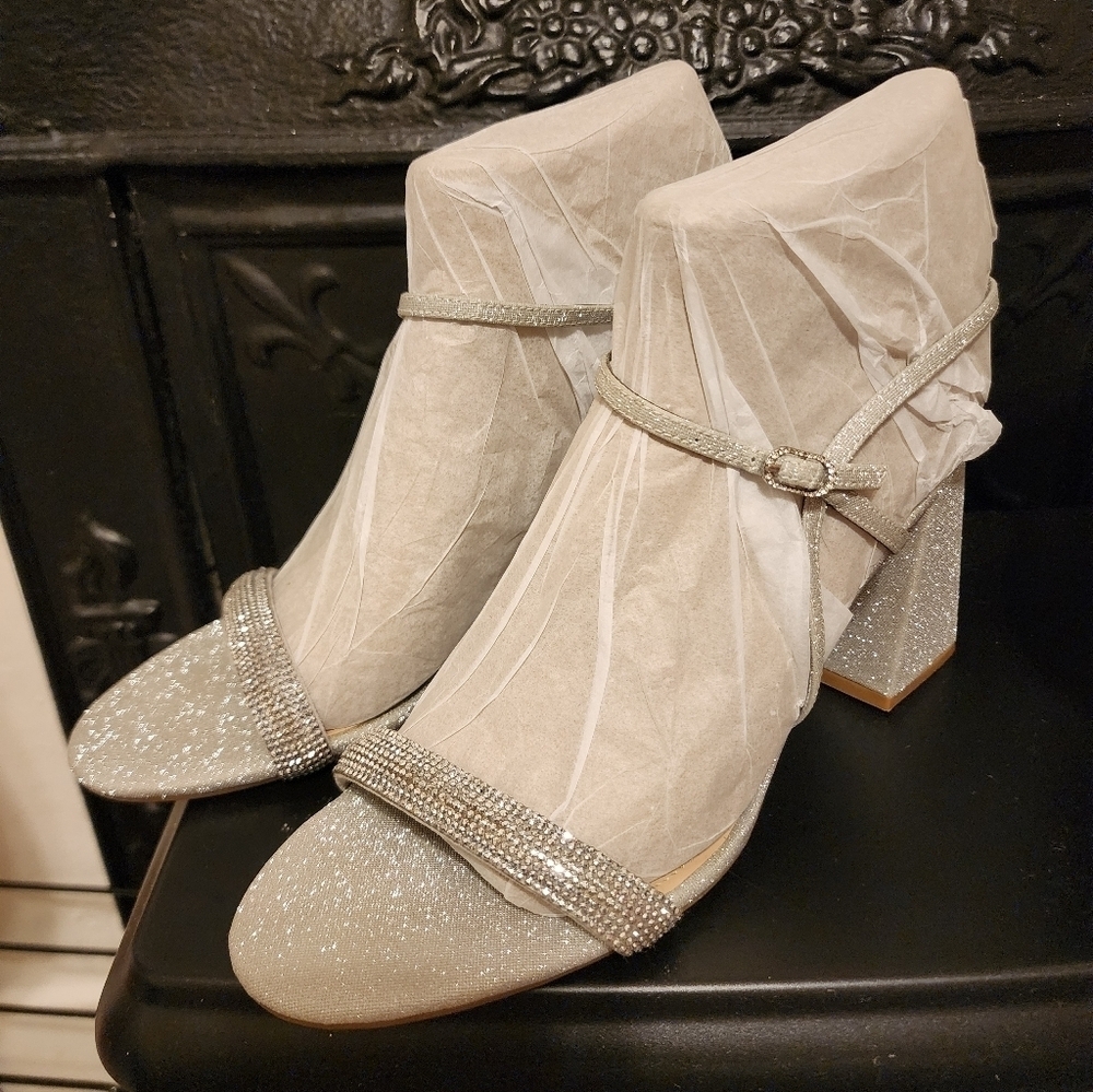 Kalley & Katie Silver Glitter Women's Heels, Size 11